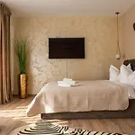 Alios Lux Apartament *